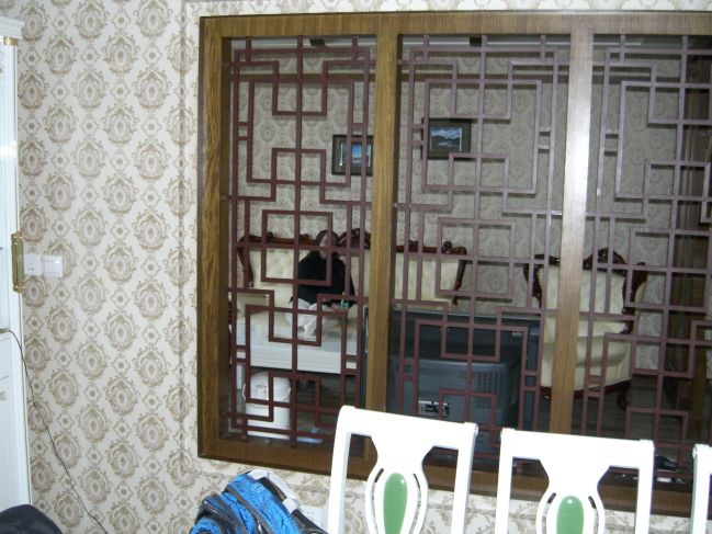  2006:09:10 06:15:39   Hotel Room in the Atomic City - photo 2.jpg
